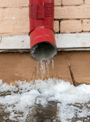 Heavy rain and yard drainage conditions at a Hollywood CA home
